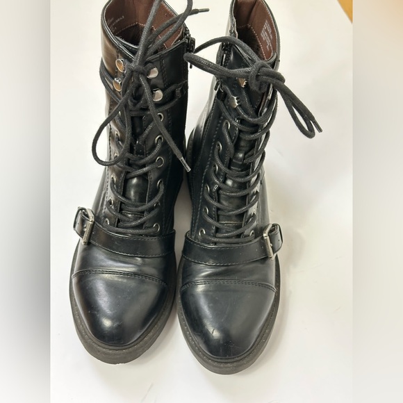 WHITE MOUNTAIN Black Leather Ankle Boots Size 8 - Picture 5 of 12